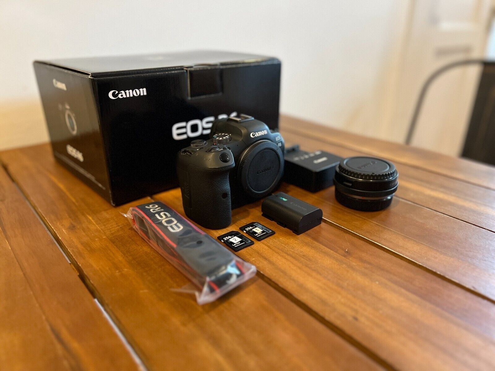 Canon EOS R6 201MP Mirrorless Camera  Black Body Only 5k shutter 